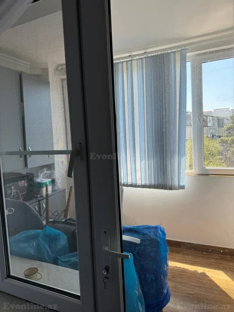 Kirayə verilir 3 otaqlı Mənzil Köhnə tikili 70 m² Neftçilər m. - şəkil 8
