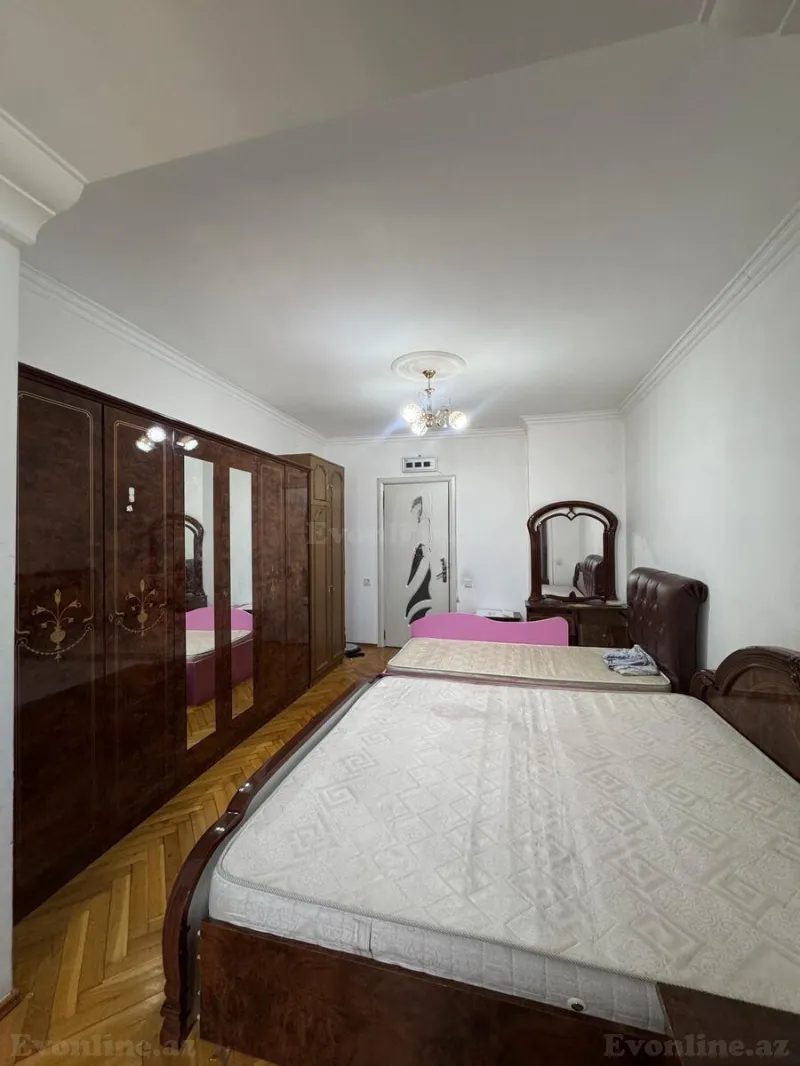Satılır 3 otaqlı Mənzil Köhnə tikili 111 m² Elmlər Akademiyası m. - şəkil 15