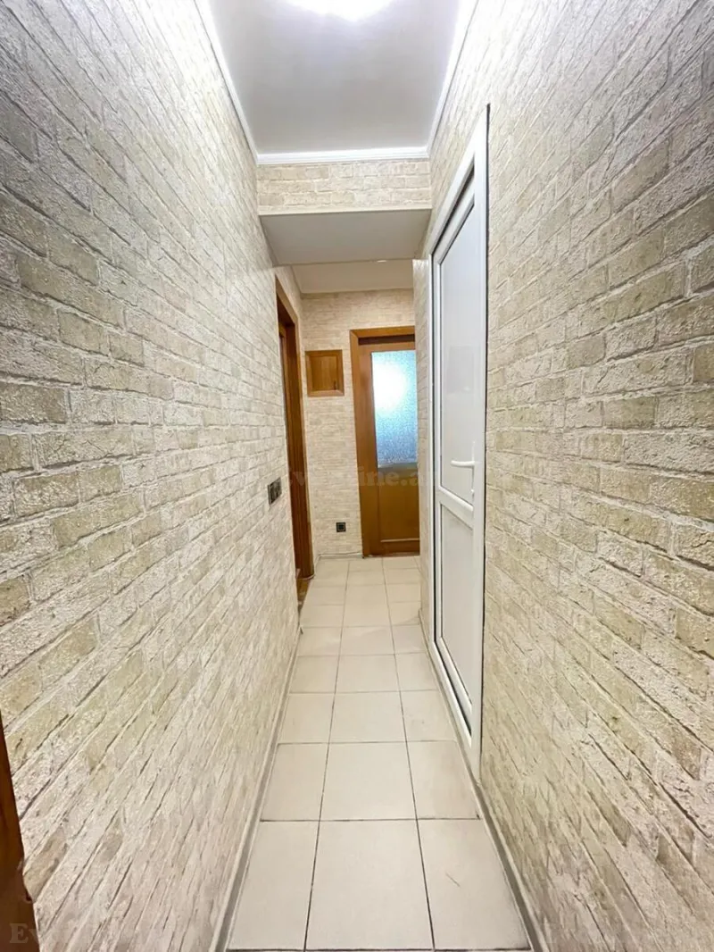 Satılır 3 otaqlı Mənzil Köhnə tikili 75 m² Nəsimi r. - şəkil 4