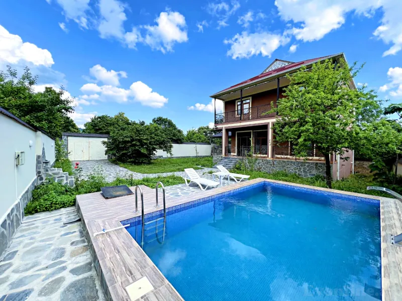 Kirayə verilir 4 otaqlı Həyət evi 240 m² Qəbələ - şəkil 2