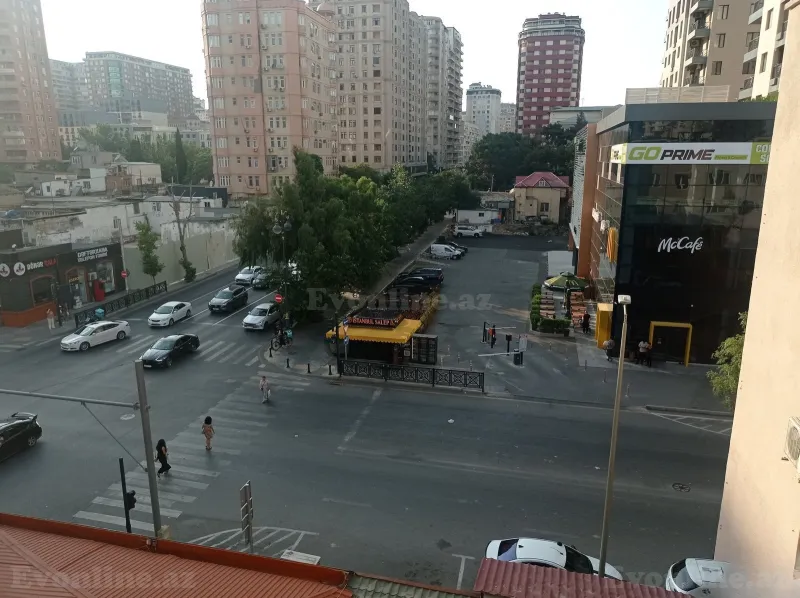 Kirayə verilir 3 otaqlı Mənzil Köhnə tikili 65 m² Nəsimi r. - şəkil 2