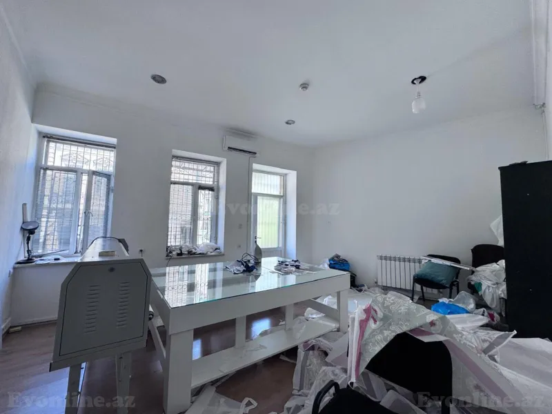 Obyekt 100 m² Səbail r. Kirayə verilir