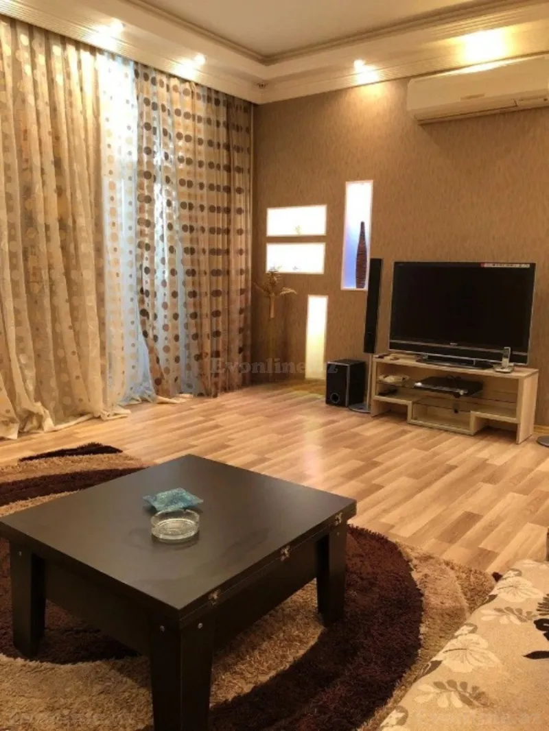2 otaqlı Mənzil 70 m² Səbail r. Kirayə verilir