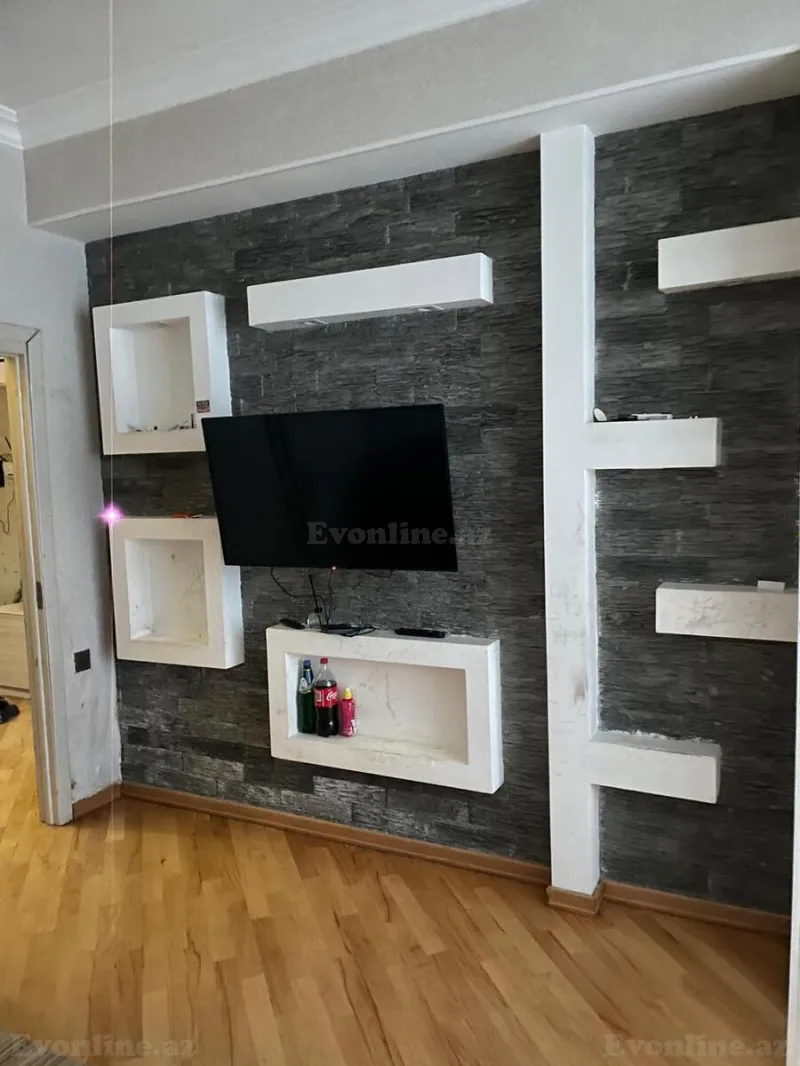 2 otaqlı Mənzil 55 m² Elmlər Akademiyası m. Kirayə verilir