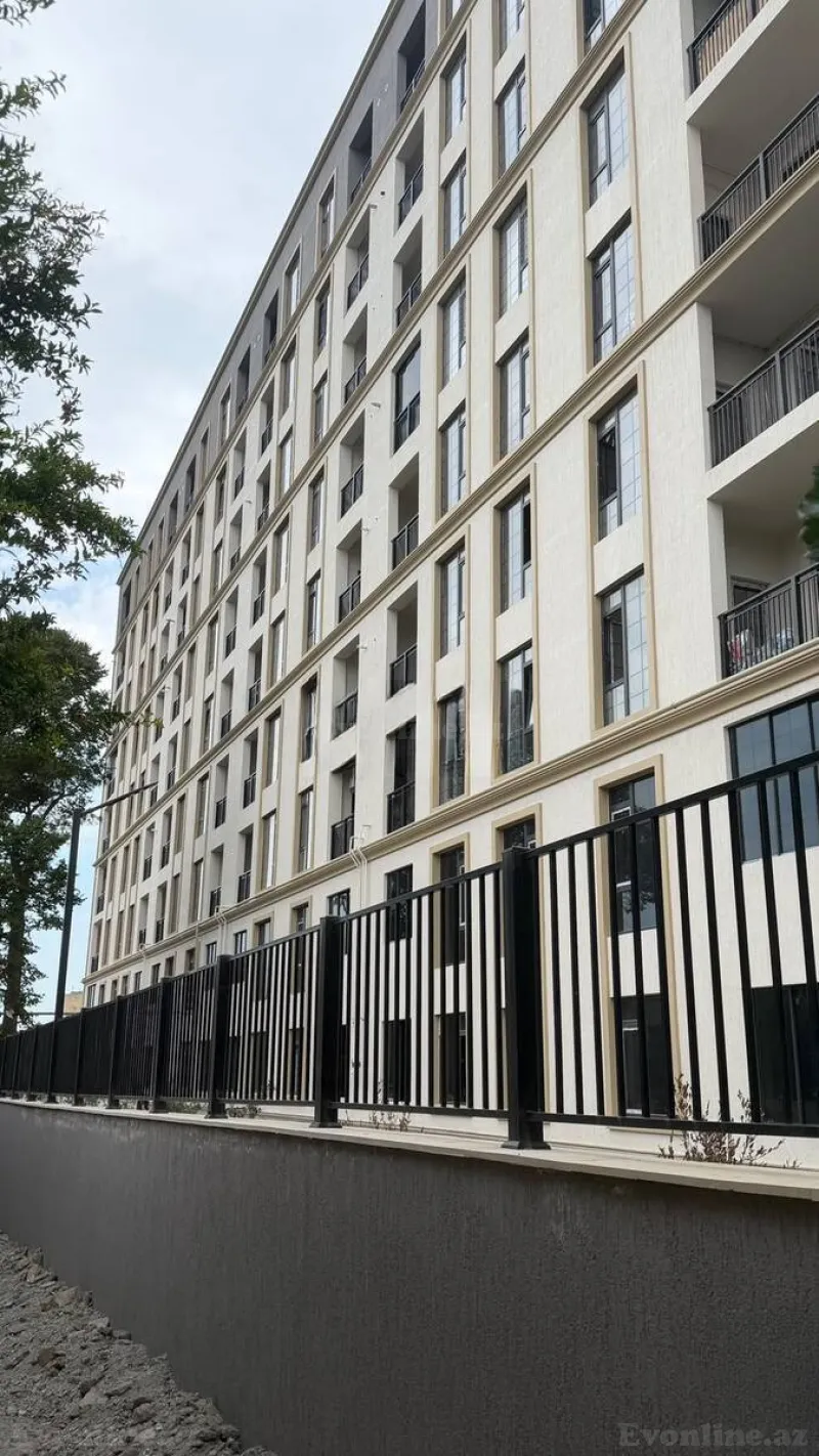 3 otaqlı Mənzil 97 m² Bakıxanov Satılır
