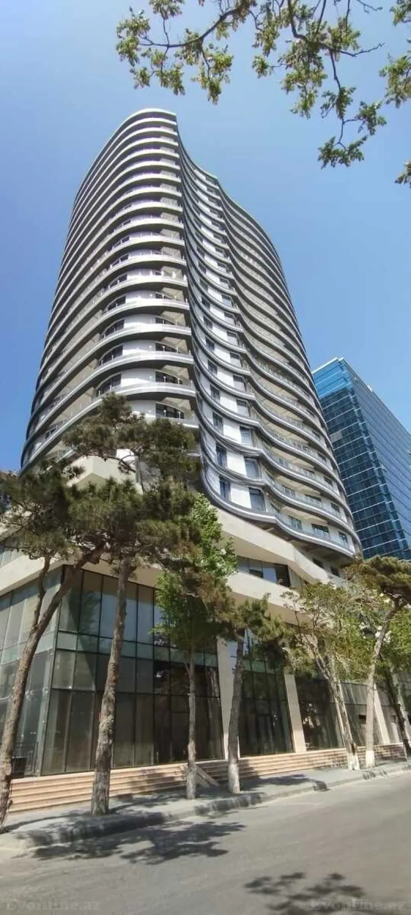 3 otaqlı Mənzil 105 m² 28 May m. Kirayə verilir