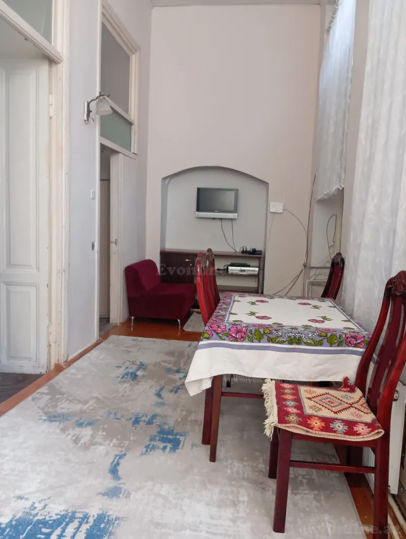 Kirayə verilir 2 otaqlı Mənzil Köhnə tikili 65 m² İçərişəhər m. - şəkil 10