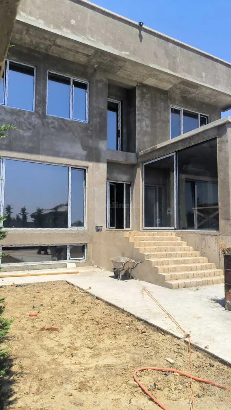 8 otaqlı Həyət evi 450 m² Köhnə Günəşli Satılır