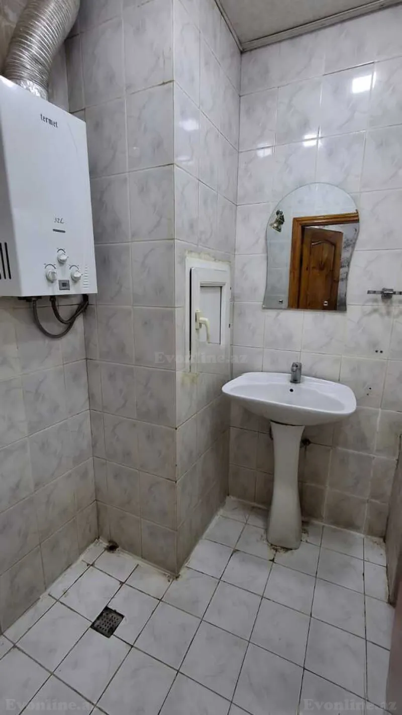 Satılır 2 otaqlı Mənzil Köhnə tikili 50 m² Memar Əcəmi m. - şəkil 4