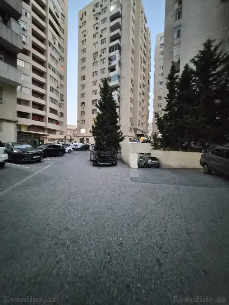 Satılır 3 otaqlı Mənzil Yeni tikili 140 m² Elmlər Akademiyası m. - şəkil 16