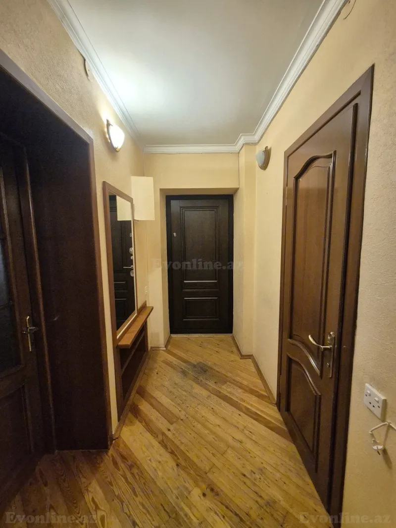 3 otaqlı Mənzil 67 m² İnşaatçılar m. Satılır