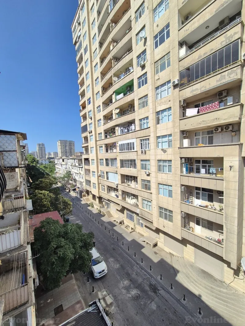 Satılır 3 otaqlı Mənzil Köhnə tikili 67 m² İnşaatçılar m. - şəkil 18