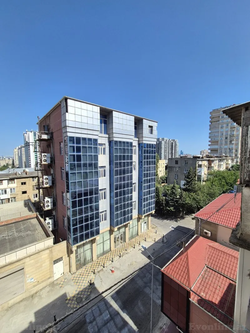 Satılır 3 otaqlı Mənzil Köhnə tikili 67 m² İnşaatçılar m. - şəkil 19