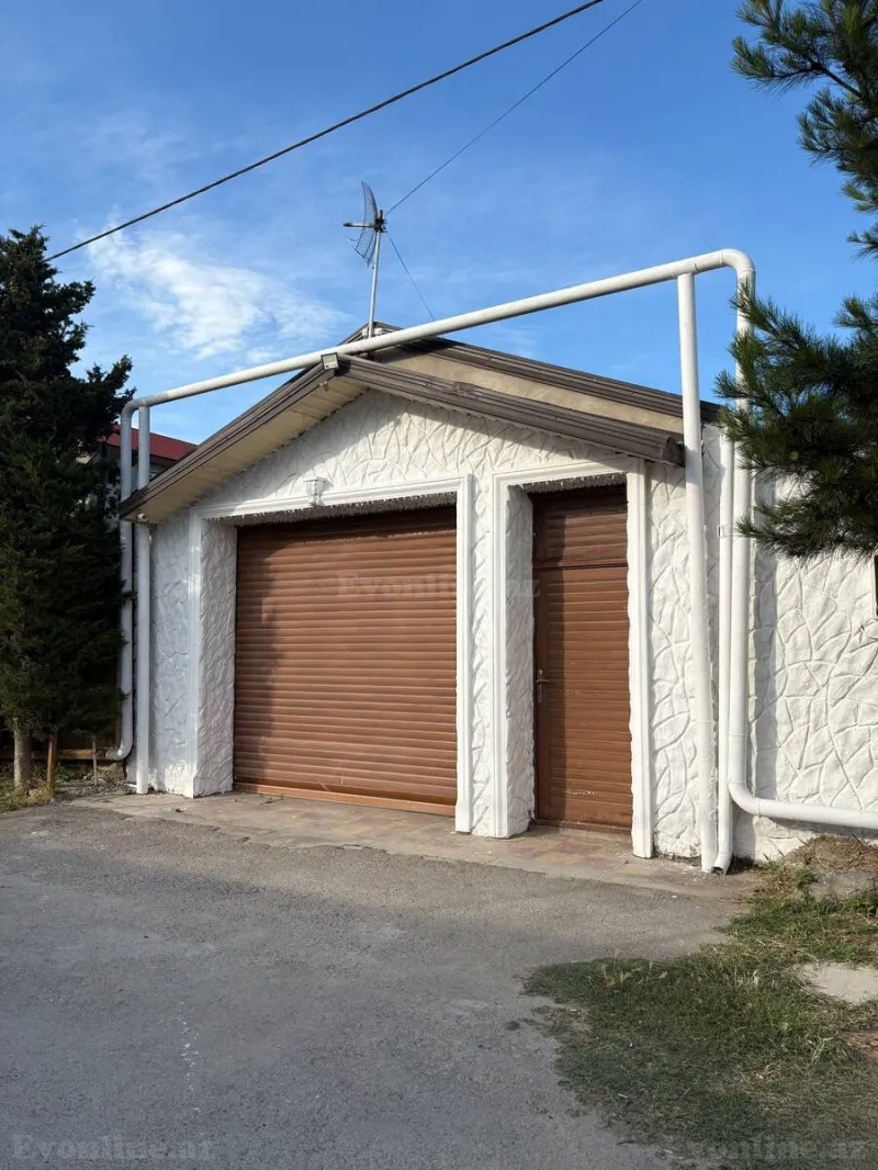 4 otaqlı Həyət evi 168 m² Xəzər r. Satılır