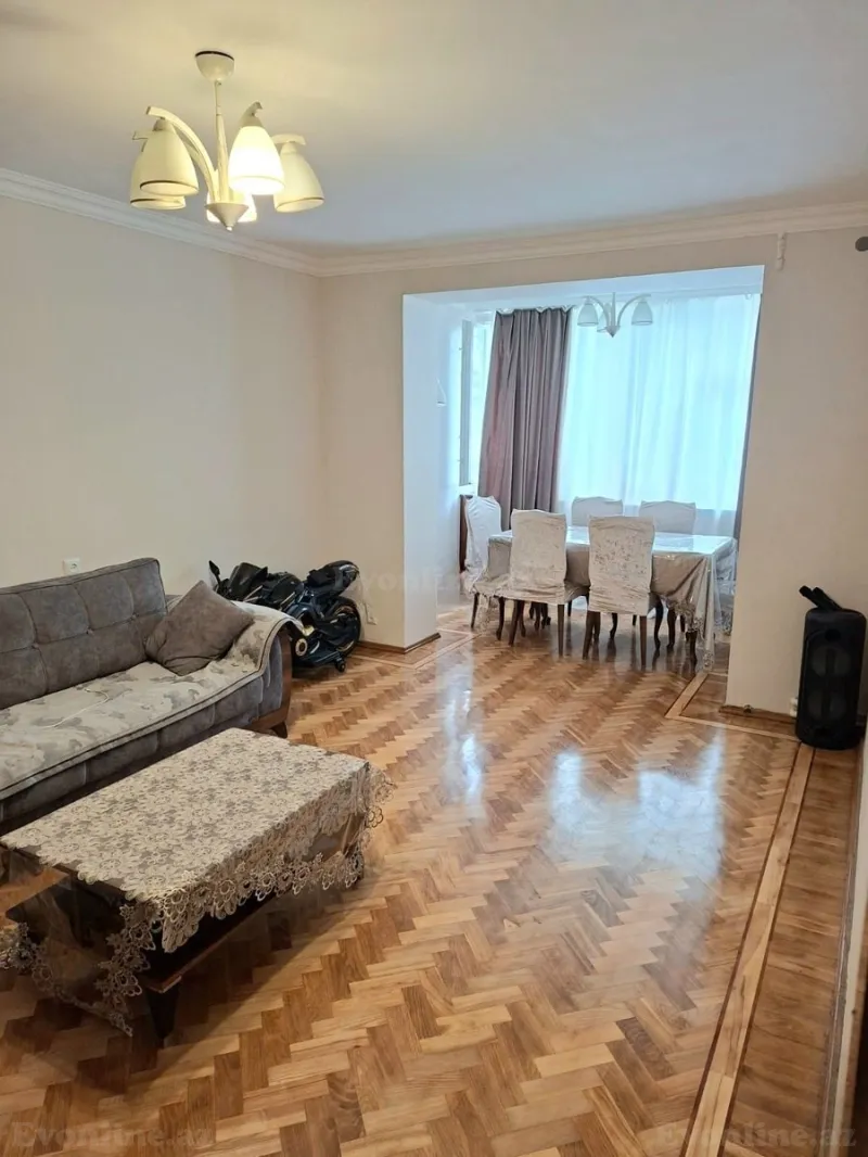 3 otaqlı Mənzil 70 m² Elmlər Akademiyası m. Satılır