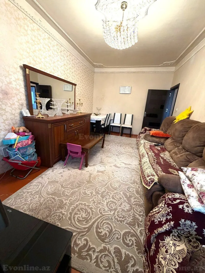 Satılır 3 otaqlı Mənzil Köhnə tikili 80 m² Xalqlar Dostluğu m. - şəkil 2