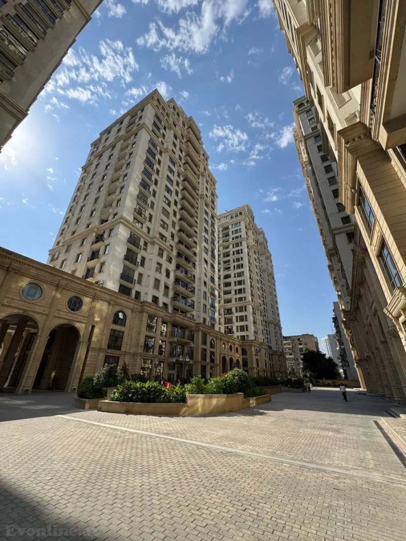 3 otaqlı Mənzil 130 m² Elmlər Akademiyası m. Satılır