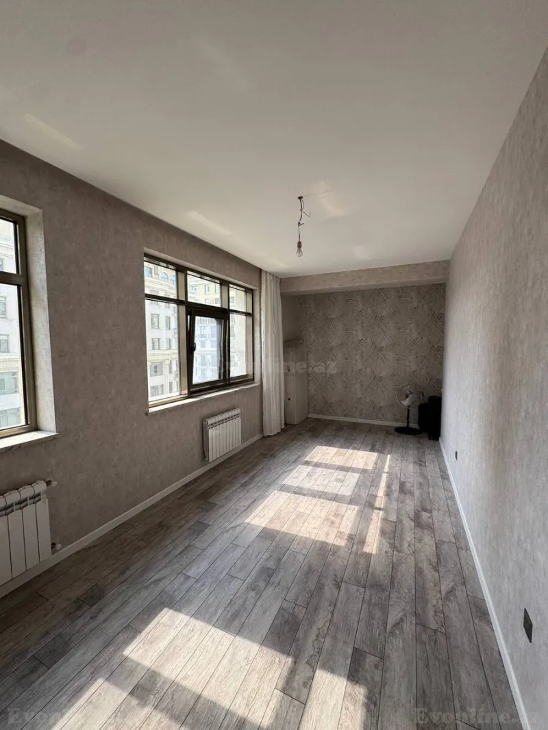 Satılır 3 otaqlı Mənzil Yeni tikili 130 m² Elmlər Akademiyası m. - şəkil 14