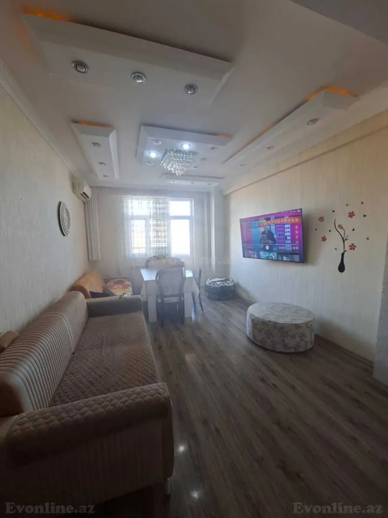 4 otaqlı Mənzil 98 m² İnşaatçılar m. Satılır