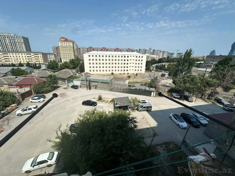 3 otaqlı Mənzil 65 m² Bakmil m. Satılır