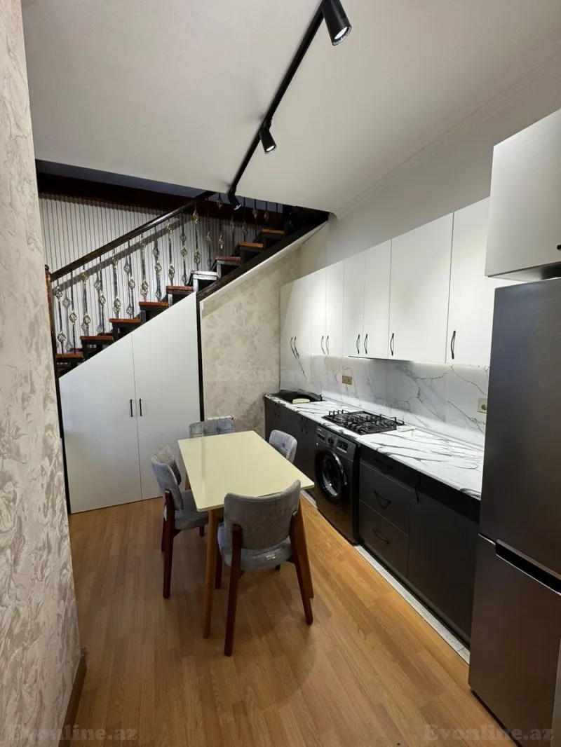 2 otaqlı Mənzil 35 m² İnşaatçılar m. Kirayə verilir