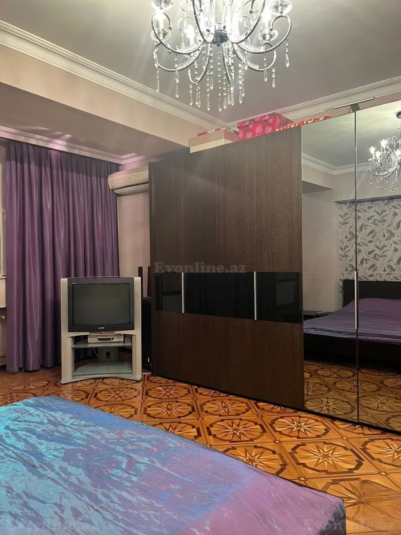 Satılır 5 otaqlı Mənzil Köhnə tikili 220 m² Nəsimi r. - şəkil 4