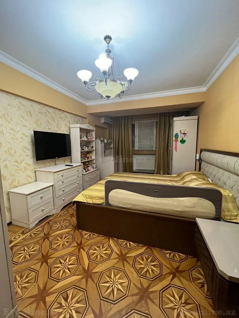 Satılır 5 otaqlı Mənzil Köhnə tikili 220 m² Nəsimi r. - şəkil 5