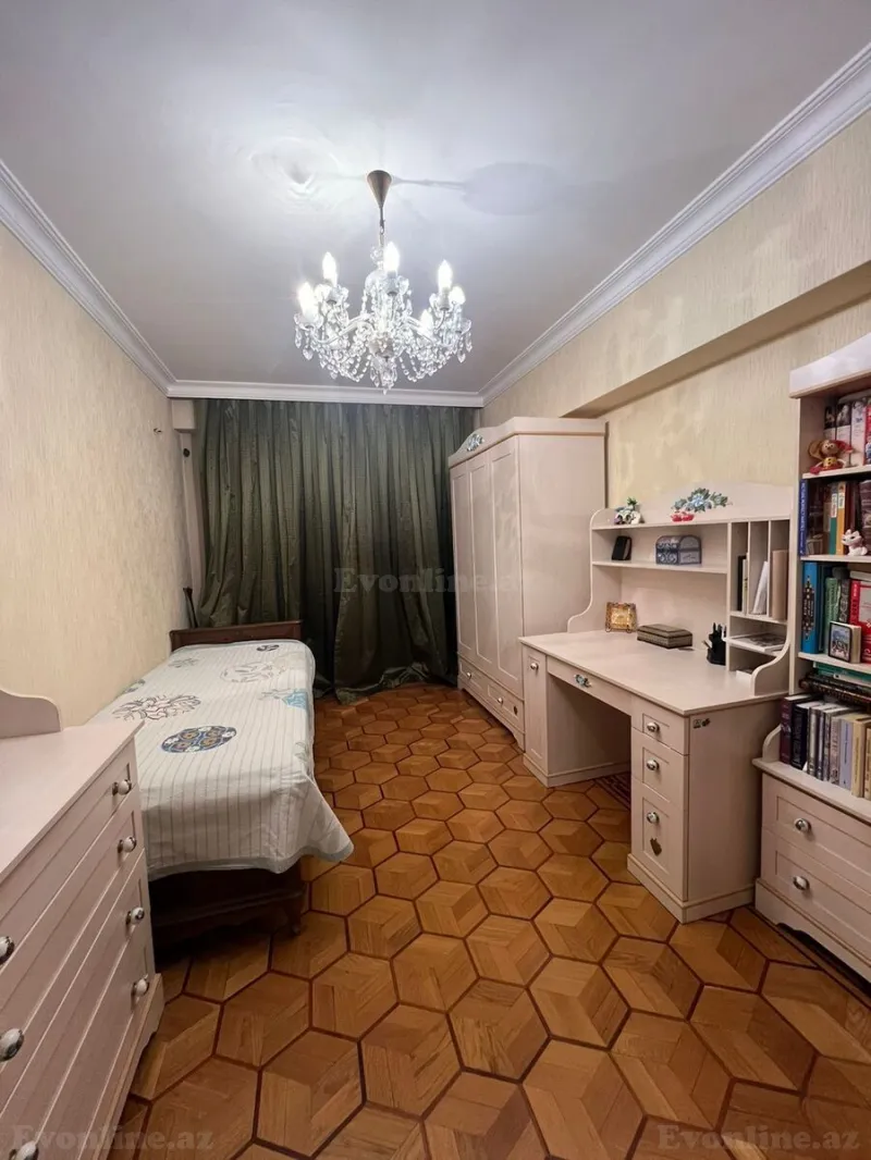 Satılır 5 otaqlı Mənzil Köhnə tikili 220 m² Nəsimi r. - şəkil 6