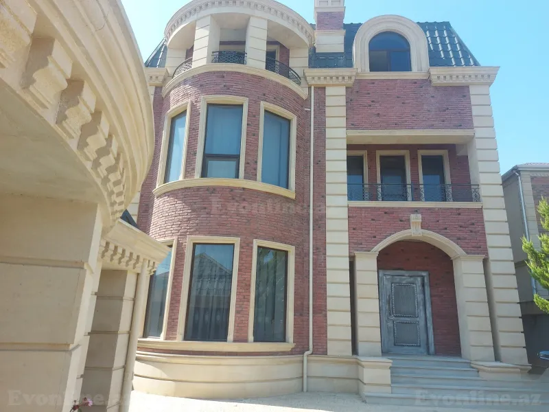 6 otaqlı Həyət evi 360 m² Xırdalan Satılır