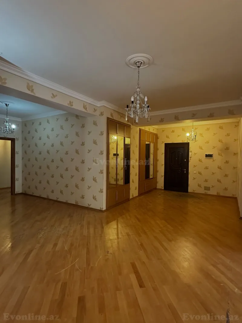 3 otaqlı Mənzil 200 m² 28 May m. Satılır