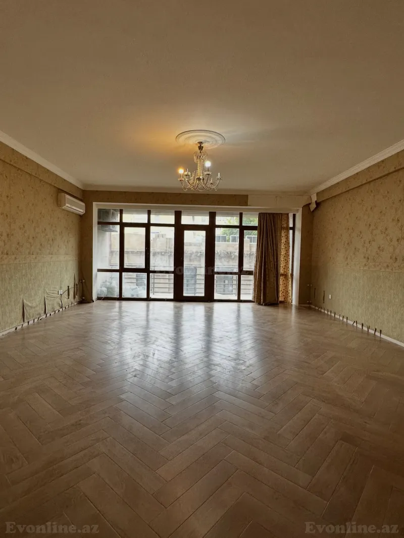 Satılır 3 otaqlı Mənzil Yeni tikili 200 m² 28 May m. - şəkil 2