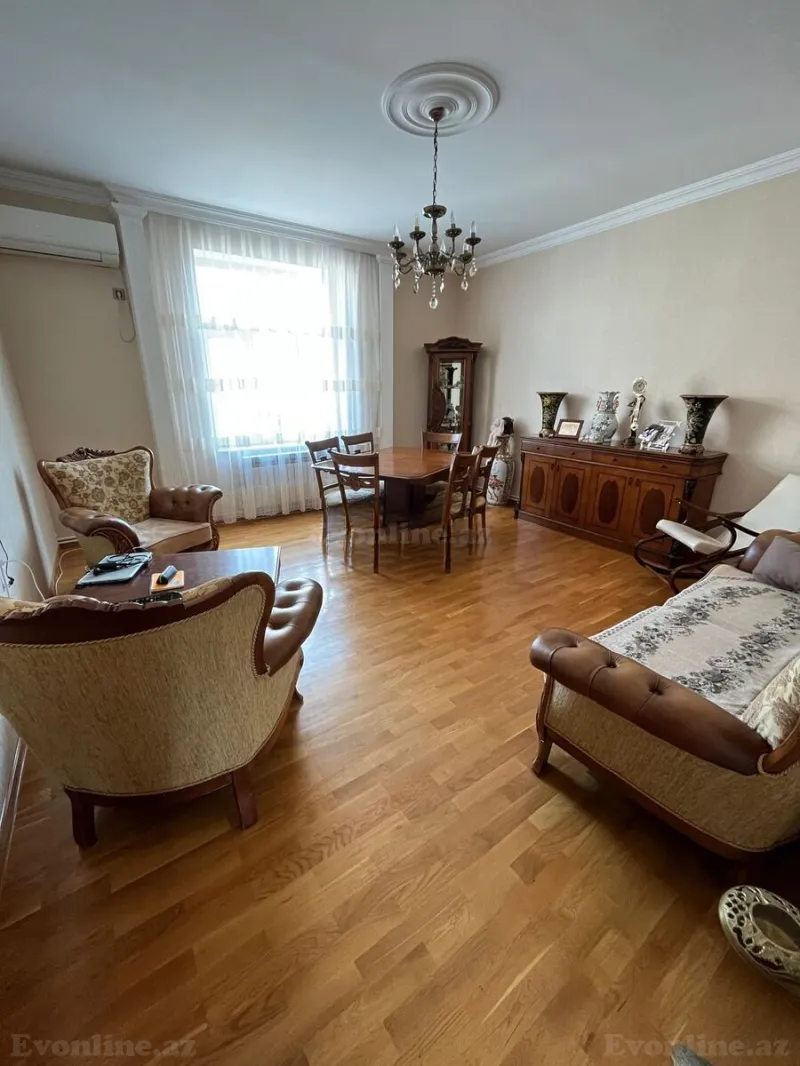 2 otaqlı Mənzil 80 m² 28 May m. Satılır