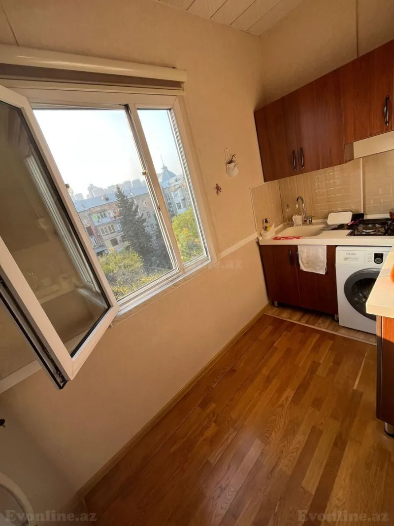 Satılır 2 otaqlı Mənzil Köhnə tikili 80 m² 28 May m. - şəkil 3