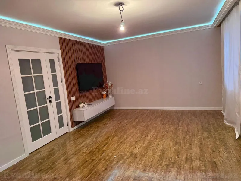 Satılır 4 otaqlı Mənzil Köhnə tikili 127 m² Xalqlar Dostluğu m. - şəkil 2
