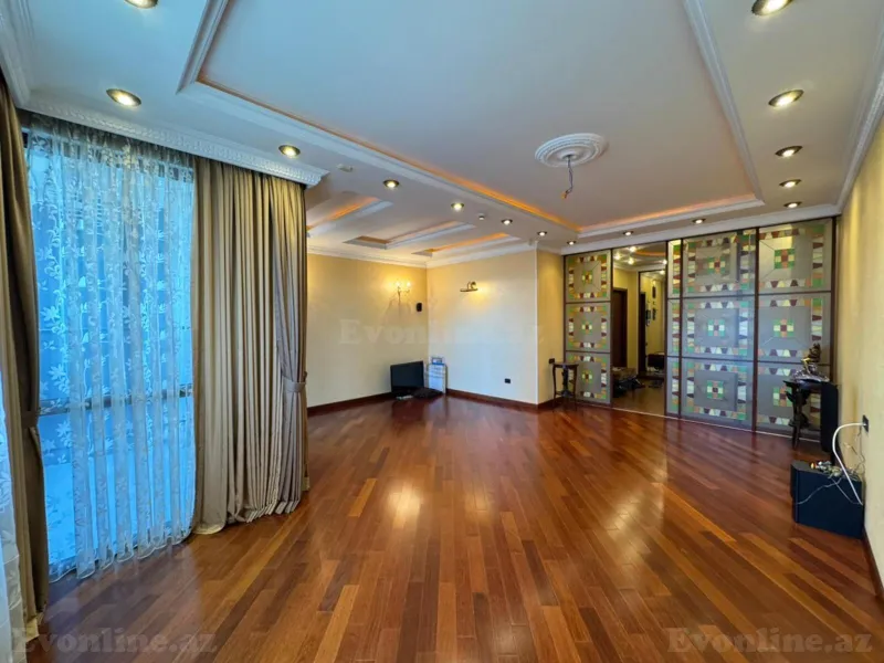 Satılır 7 otaqlı Mənzil Yeni tikili 260 m² Gənclik m. - şəkil 7