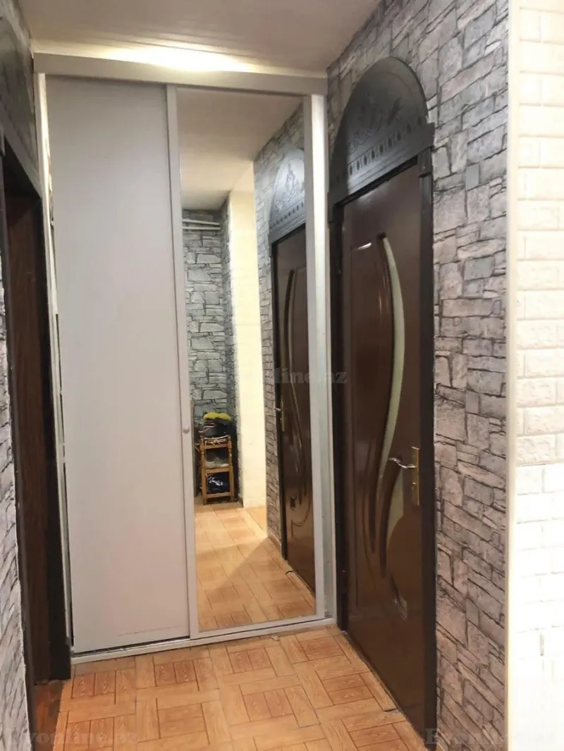 Satılır 3 otaqlı Mənzil Köhnə tikili 50 m² Elmlər Akademiyası m. - şəkil 2