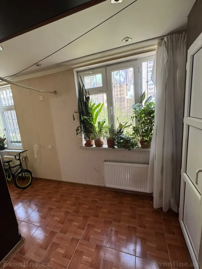 Satılır 2 otaqlı Mənzil Köhnə tikili 51 m² İnşaatçılar m. - şəkil 3