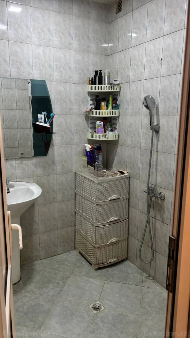 Satılır 3 otaqlı Mənzil Köhnə tikili 60 m² Memar Əcəmi m. - şəkil 4