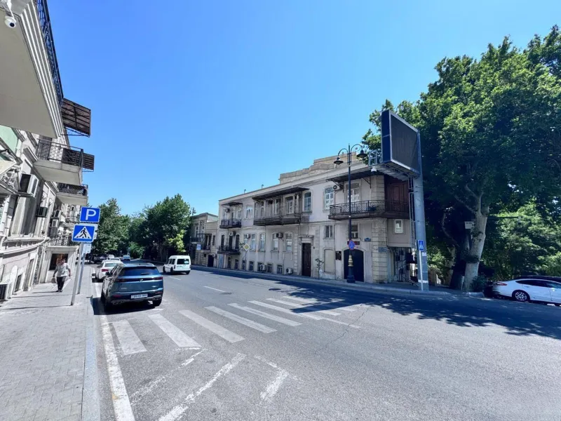 Satılır Obyekt 160 m² Səbail r. - şəkil 2