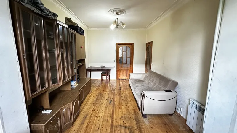 Satılır 2 otaqlı Mənzil Köhnə tikili 52 m² Memar Əcəmi m. - şəkil 2
