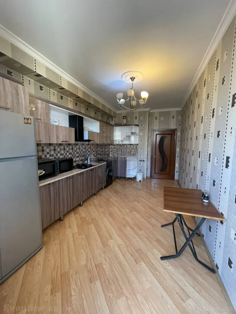 Kirayə verilir 3 otaqlı Mənzil Yeni tikili 140 m² Gənclik m. - şəkil 7