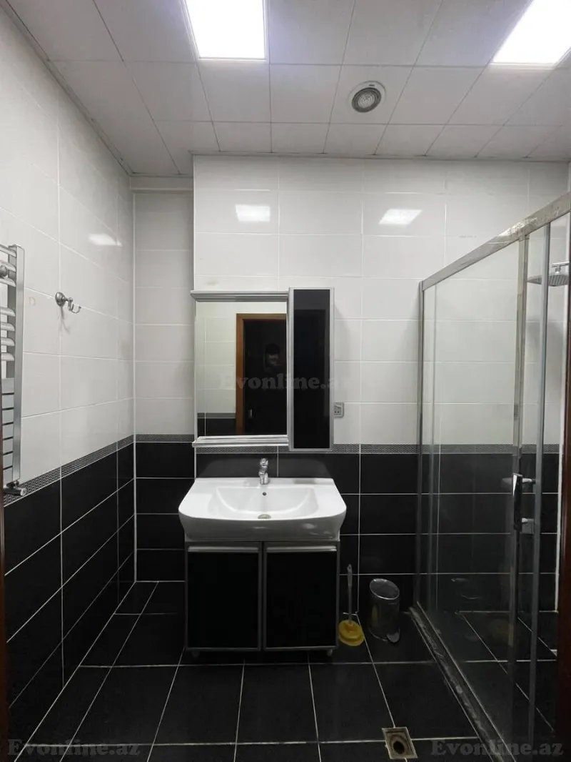 Kirayə verilir 3 otaqlı Mənzil Yeni tikili 140 m² Gənclik m. - şəkil 20