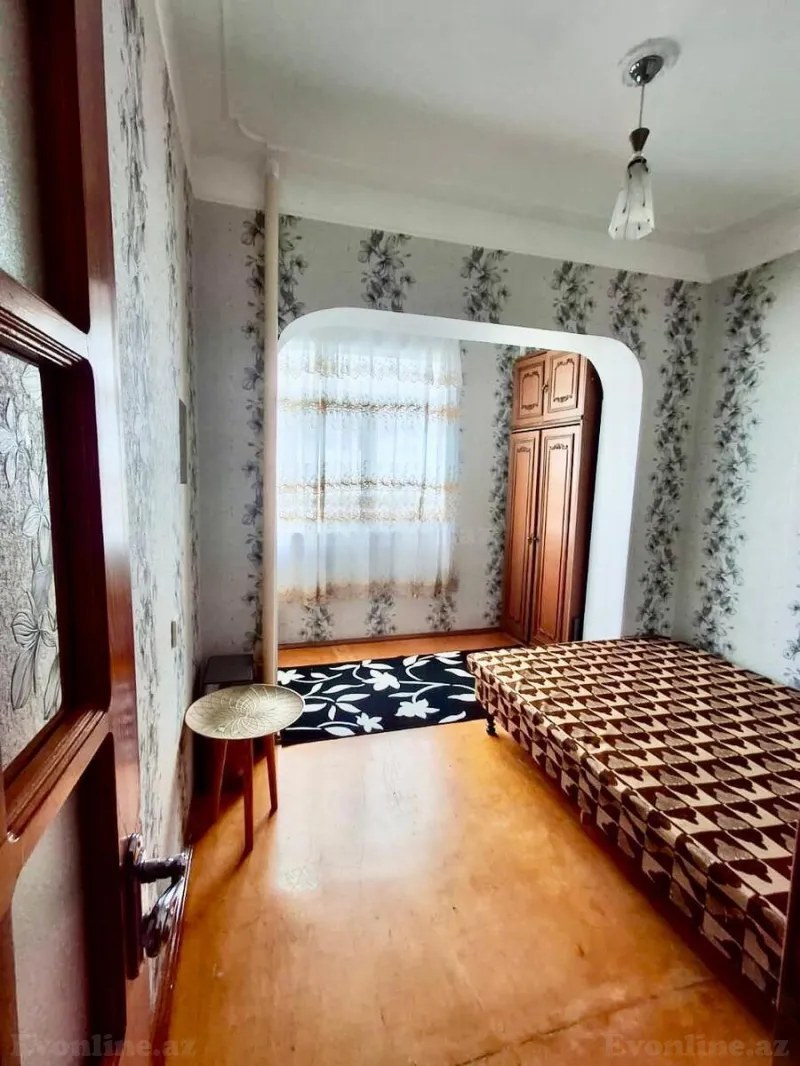 Kirayə verilir 2 otaqlı Mənzil Köhnə tikili 50 m² Neftçilər m. - şəkil 3