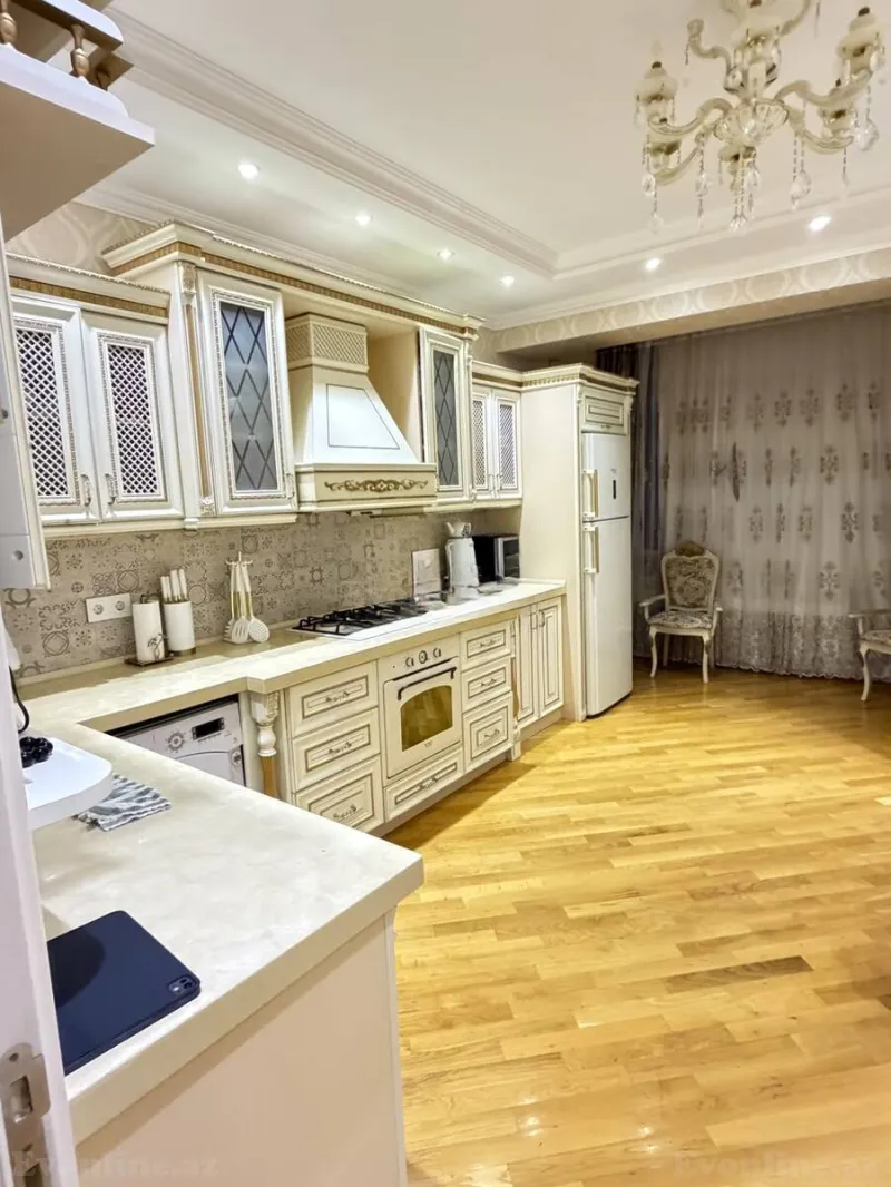 Satılır 3 otaqlı Mənzil Yeni tikili 134 m² Elmlər Akademiyası m. - şəkil 7