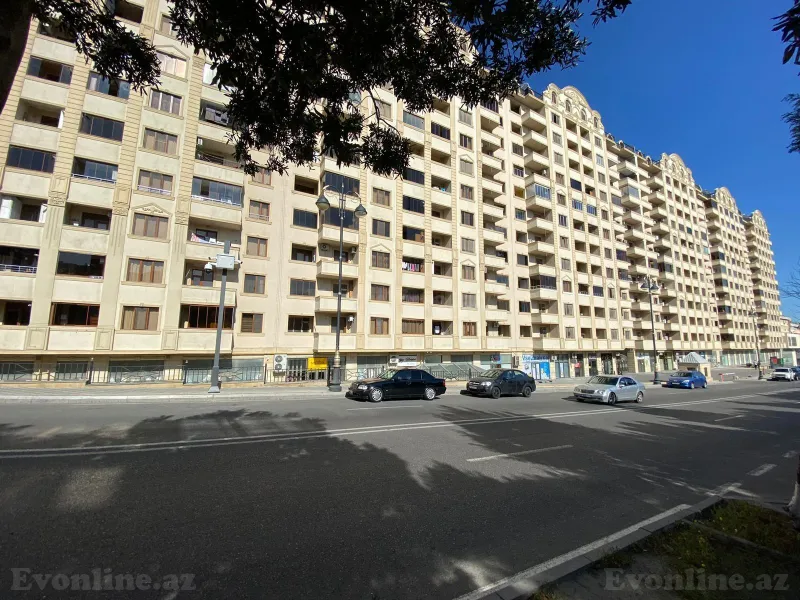 3 otaqlı Mənzil 131 m² Yeni Günəşli Satılır