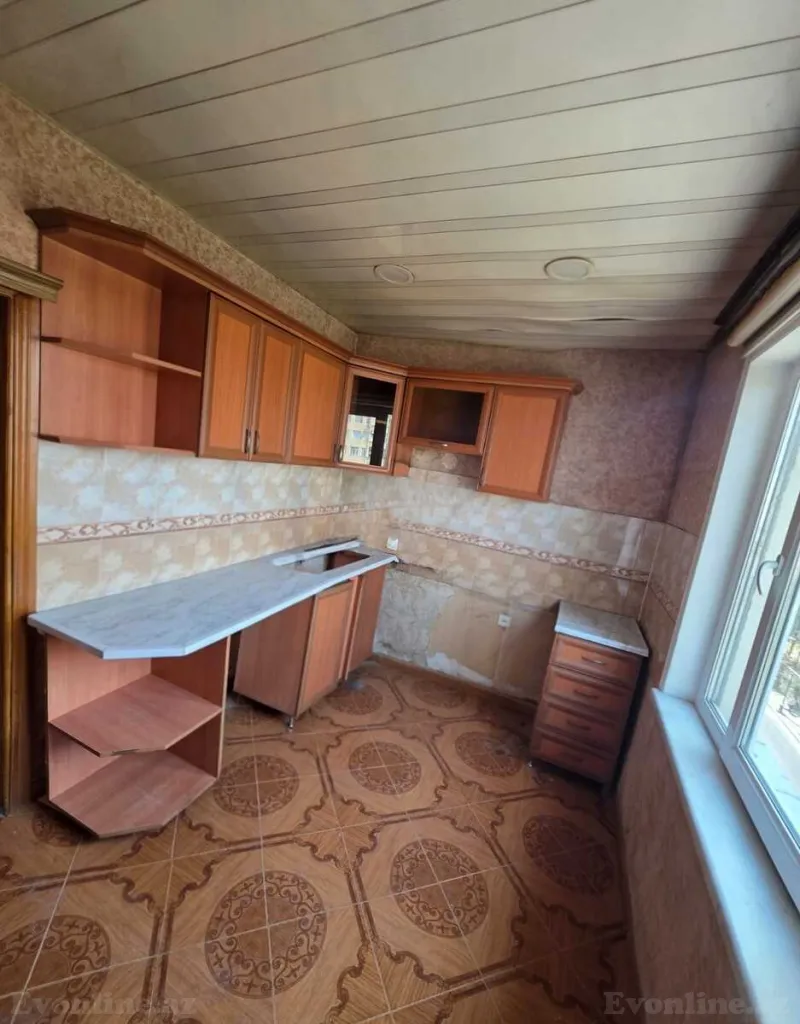 Satılır 2 otaqlı Mənzil Köhnə tikili 65 m² Gənclik m. - şəkil 4