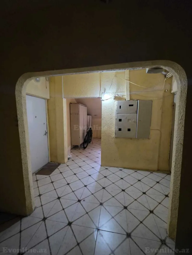 Satılır 2 otaqlı Mənzil Köhnə tikili 65 m² Gənclik m. - şəkil 15