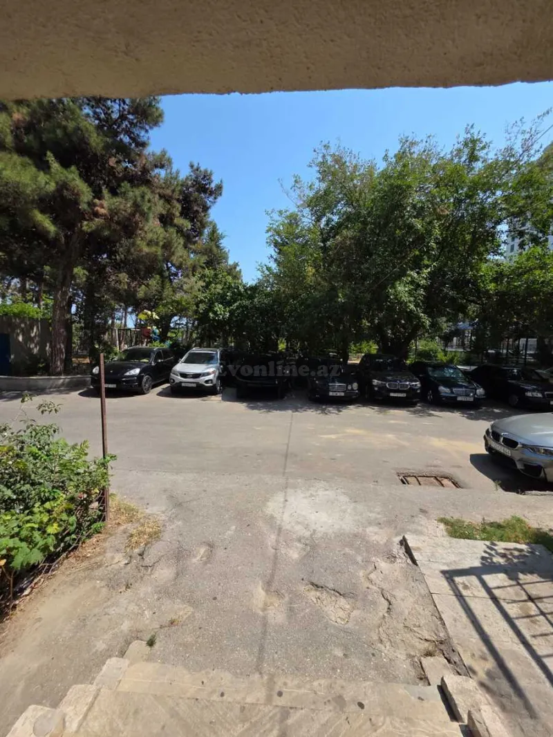 Satılır 2 otaqlı Mənzil Köhnə tikili 65 m² Gənclik m. - şəkil 16