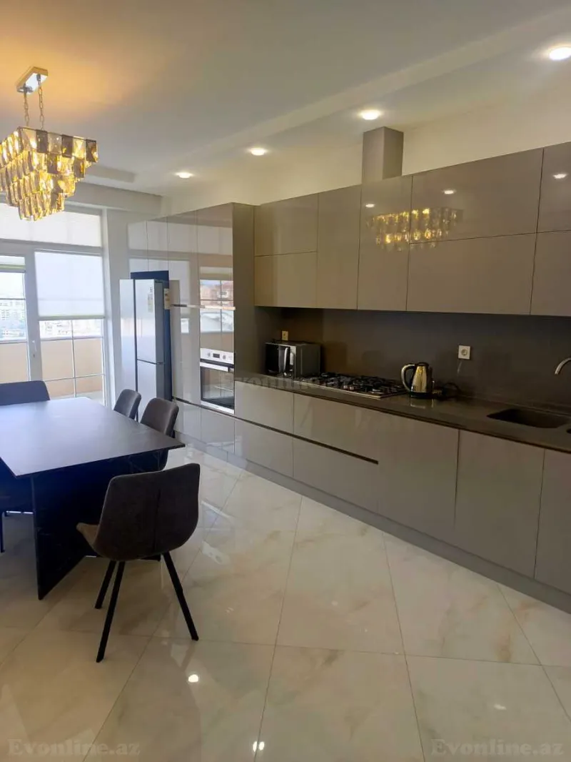 Kirayə verilir 4 otaqlı Mənzil Yeni tikili 210 m² Nərimanov r.