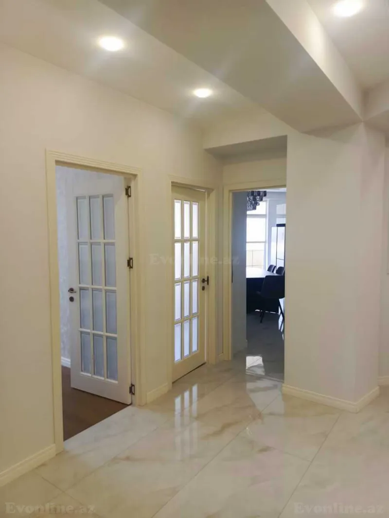 Kirayə verilir 4 otaqlı Mənzil Yeni tikili 210 m² Nərimanov r. - şəkil 15